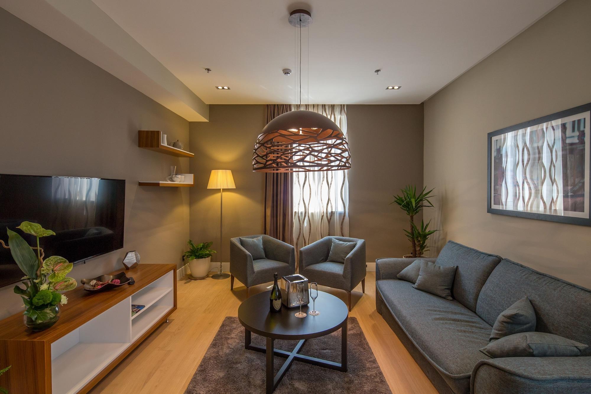 Cornaro Hotel Split Exterior photo A living room in a modern apartment