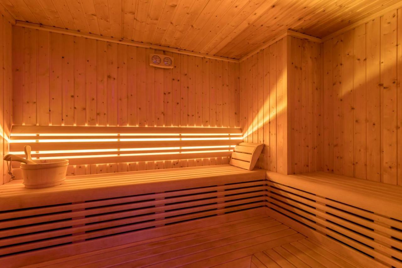 Cornaro Hotel Split Exterior photo A modern Finnish sauna